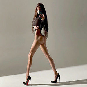 Sex mediation Frankfurt Escort High Class Model Dagda for changing positions at agency sex make an appointment