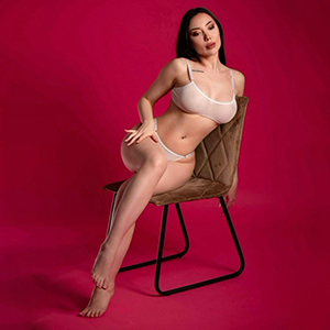Escort in Frankfurt Käufliche Liebe Traumfrau Semmi Französisch