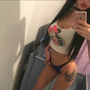 Bei Escort Frankfurt am Main Busensex genießen mit geile Hostesse Lana