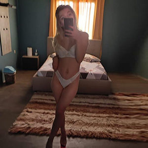 Hotelbesuche Frankfurt Callgirl Sia für Handentspannung Service bei der Begleit Agentur Sex treffen vereinbaren