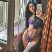 Tiena Escort Lady in Frankfurt for casual encounters with French kissing